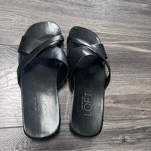 Ann Taylor black leather strappy comfort sandals shoes slides vacation cruise 7M